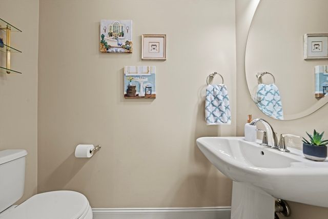 3 Sandpiper Green, Weymouth, MA 02190