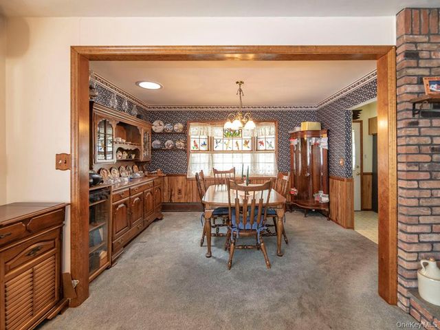 2080 Seamans Neck Road, Seaford, NY 11783