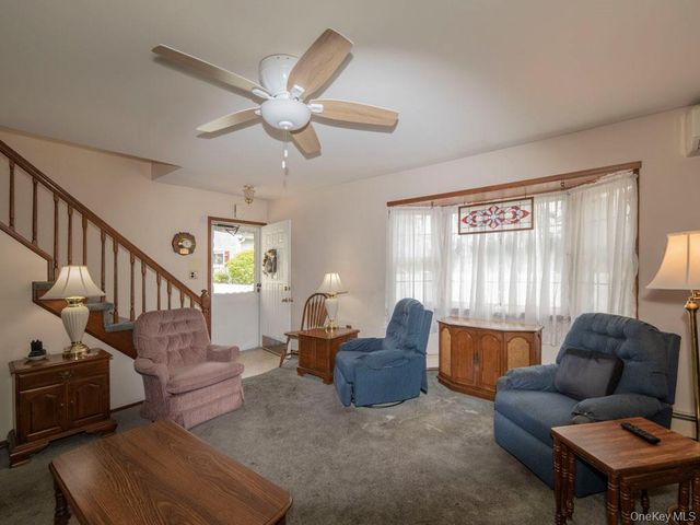 2080 Seamans Neck Road, Seaford, NY 11783