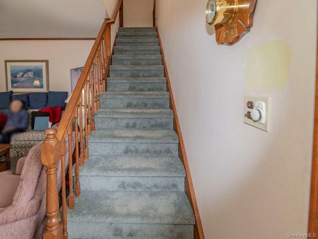 2080 Seamans Neck Road, Seaford, NY 11783