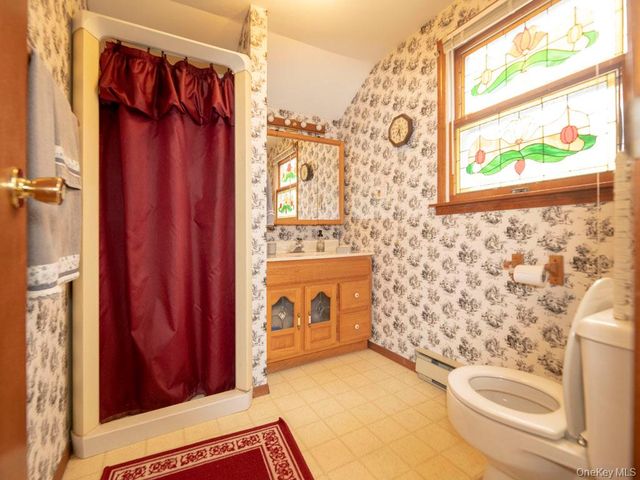 2080 Seamans Neck Road, Seaford, NY 11783