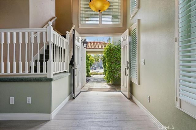 28269 Rodgers Drive, Saugus, CA 91350
