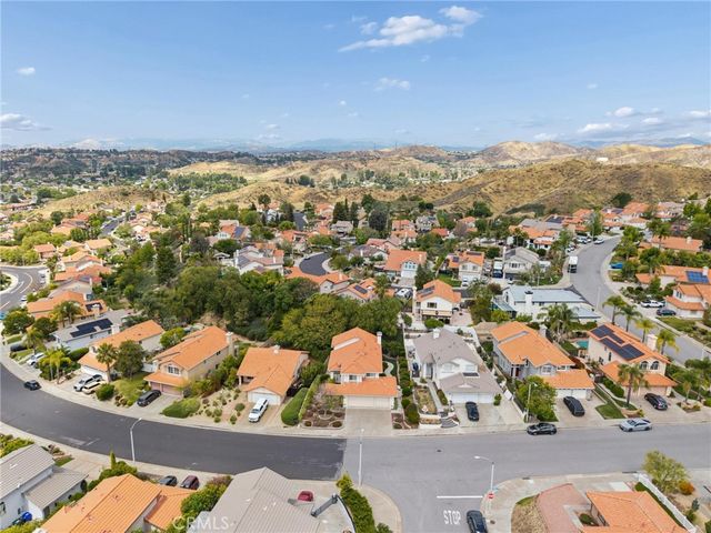 28269 Rodgers Drive, Saugus, CA 91350