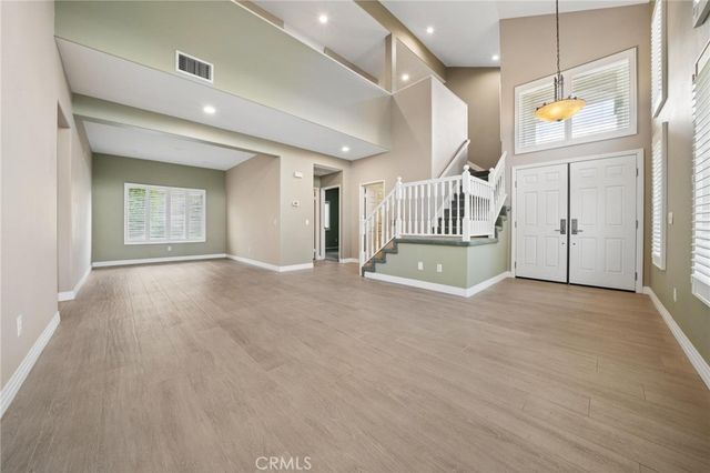 28269 Rodgers Drive, Saugus, CA 91350