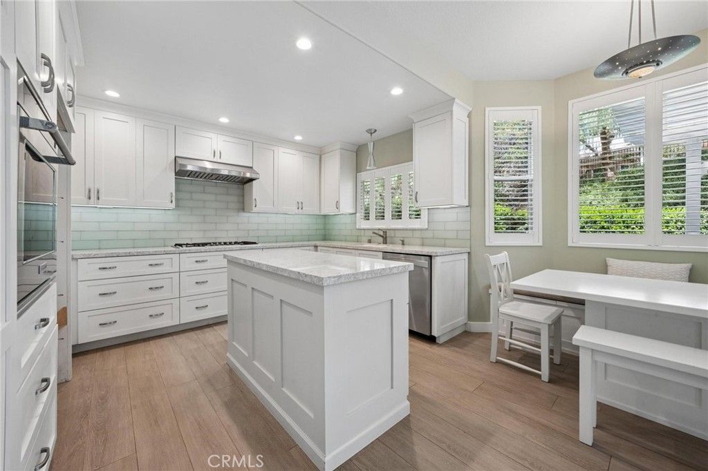 Image 11 of property listing at 28269 Rodgers, Saugus, CA 91350