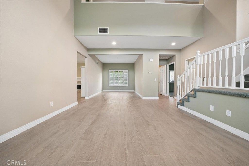 Image 6 of property listing at 28269 Rodgers, Saugus, CA 91350