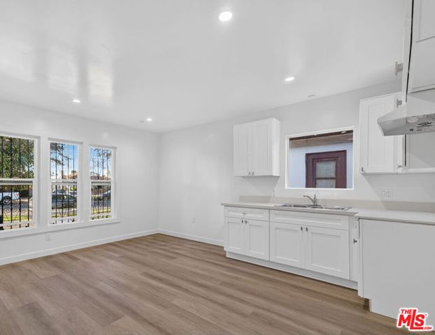 1046 W 83rd Street, Los Angeles, CA 90044