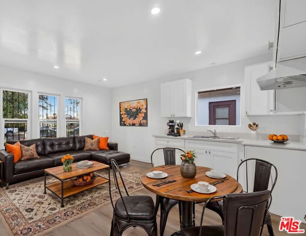 1046 W 83rd Street, Los Angeles, CA 90044
