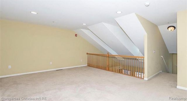 3072 Schoolhouse, Troy, MI 48083