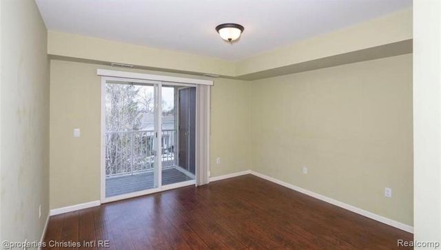 3072 Schoolhouse, Troy, MI 48083