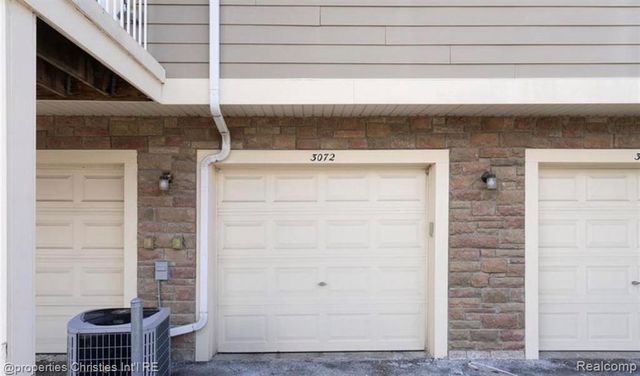 3072 Schoolhouse, Troy, MI 48083