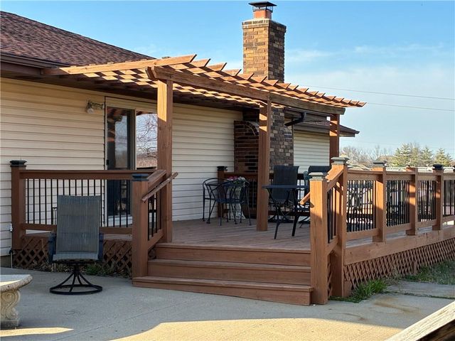 11017 NW Crooked Road, Kansas City, MO 64152