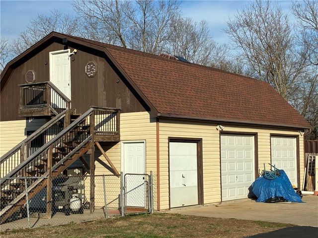 11017 NW Crooked Road, Kansas City, MO 64152