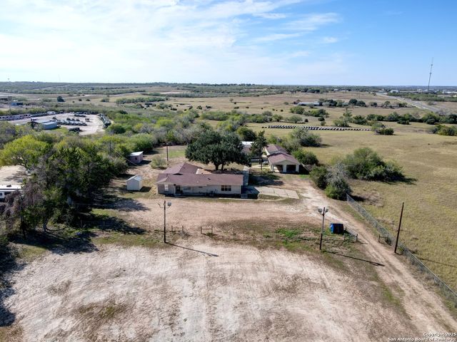 298 Sh-239, Kenedy, TX 78119