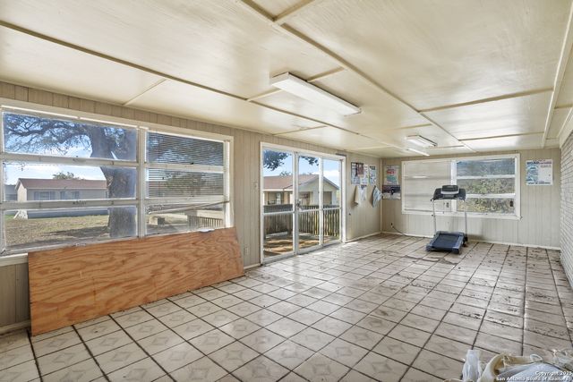 298 Sh-239, Kenedy, TX 78119