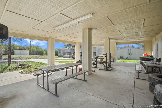 298 Sh-239, Kenedy, TX 78119