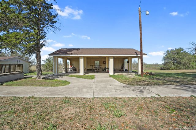 298 Sh-239, Kenedy, TX 78119
