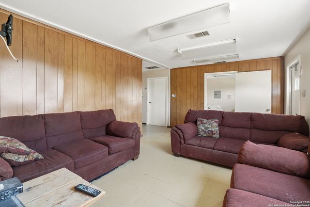 298 Sh-239, Kenedy, TX 78119