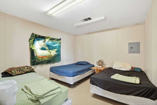 298 Sh-239, Kenedy, TX 78119