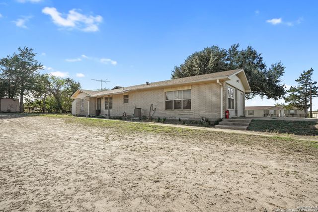 298 Sh-239, Kenedy, TX 78119