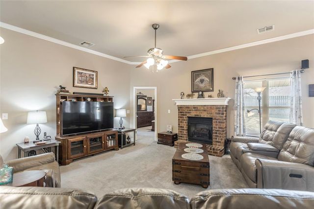 728 E Linden Lane, Mustang, OK 73064