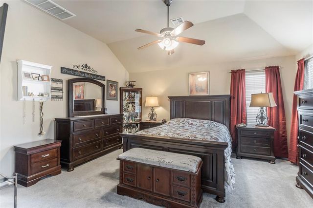 728 E Linden Lane, Mustang, OK 73064