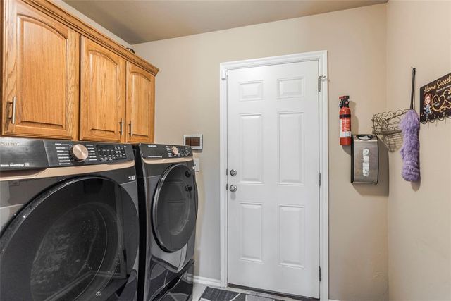 728 E Linden Lane, Mustang, OK 73064