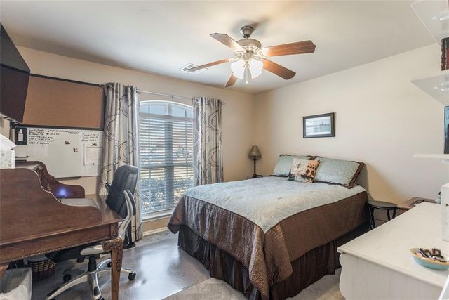 728 E Linden Lane, Mustang, OK 73064