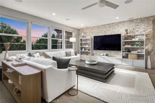 64 Bellatrix, Irvine, CA 92618