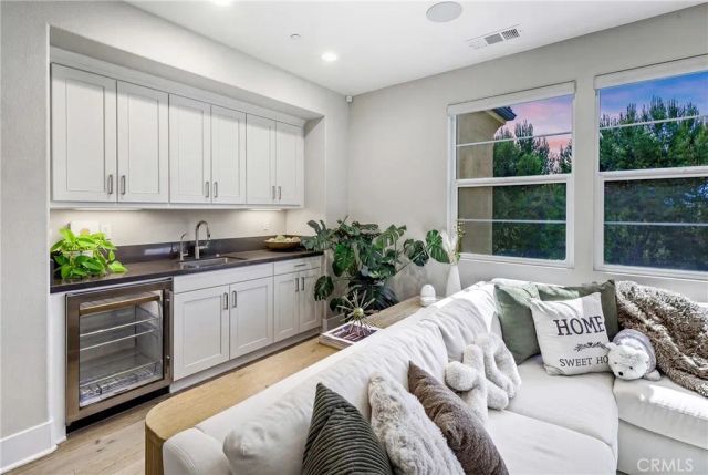 64 Bellatrix, Irvine, CA 92618