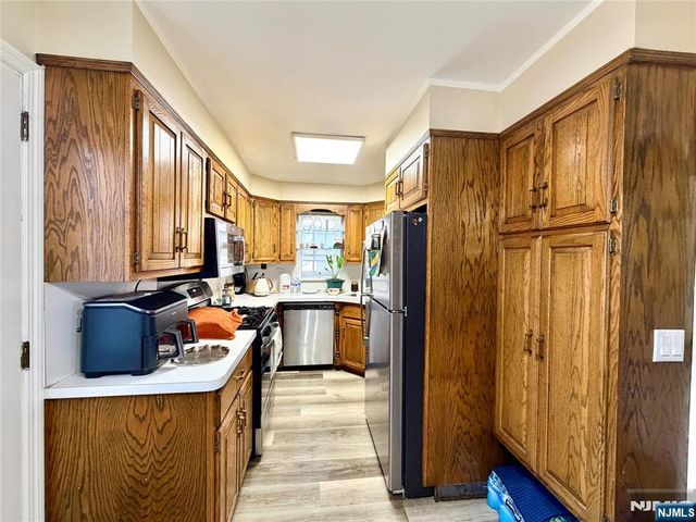 15-26 Elmary Place, Fair Lawn, NJ 07410