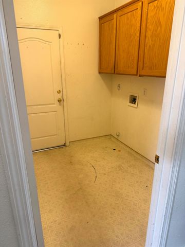 10201 N Whitney Avenue, Fresno, CA 93730