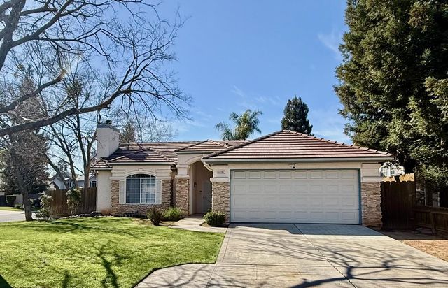 10201 N Whitney Avenue, Fresno, CA 93730