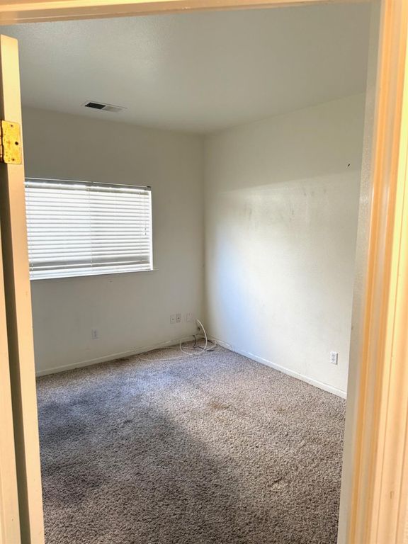 Image 10 of property listing at 10201 N Whitney Avenue, Fresno, CA 93730