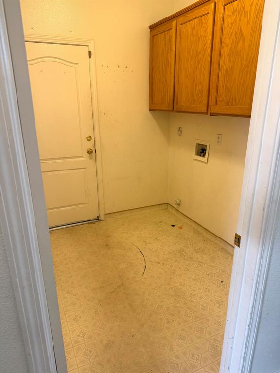 Image 11 of property listing at 10201 N Whitney Avenue, Fresno, CA 93730