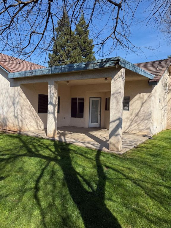 Image 13 of property listing at 10201 N Whitney Avenue, Fresno, CA 93730