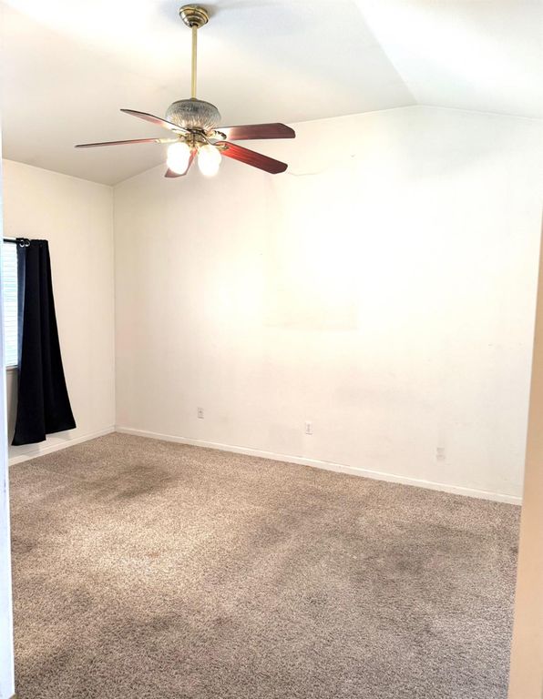 Image 5 of property listing at 10201 N Whitney Avenue, Fresno, CA 93730