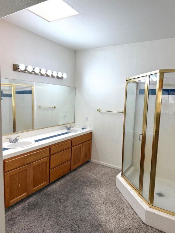 Image 6 of property listing at 10201 N Whitney Avenue, Fresno, CA 93730