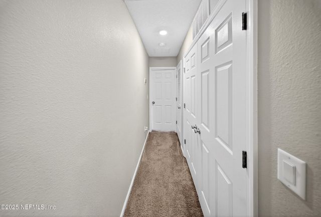 9810 FIDDLEBACK Lane, Jacksonville, FL 32222