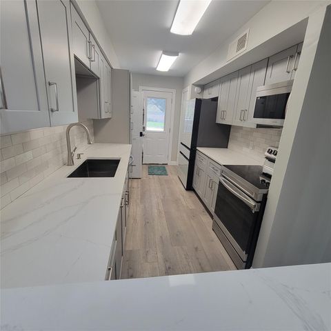 5210 Arboles Drive B1, Houston, TX 77035