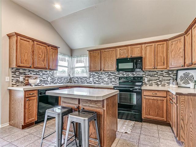2504 Rookhaven Lane, Yukon, OK 73099
