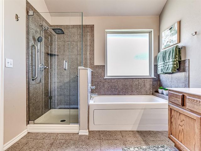 2504 Rookhaven Lane, Yukon, OK 73099