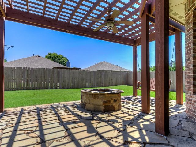 2504 Rookhaven Lane, Yukon, OK 73099