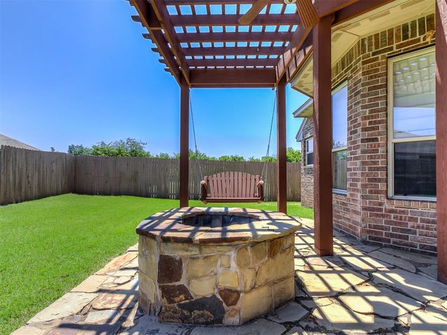2504 Rookhaven Lane, Yukon, OK 73099