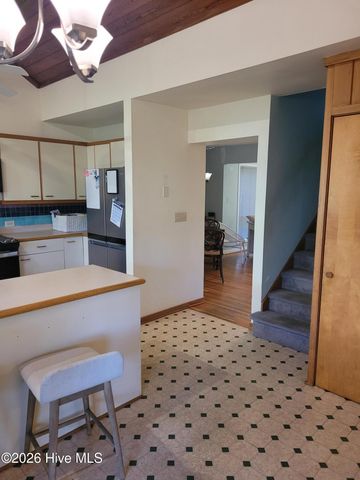 104 Live Oak Drive, Wrightsville Beach, NC 28480