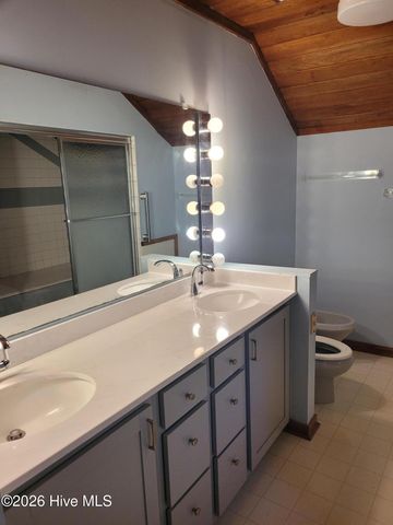 104 Live Oak Drive, Wrightsville Beach, NC 28480