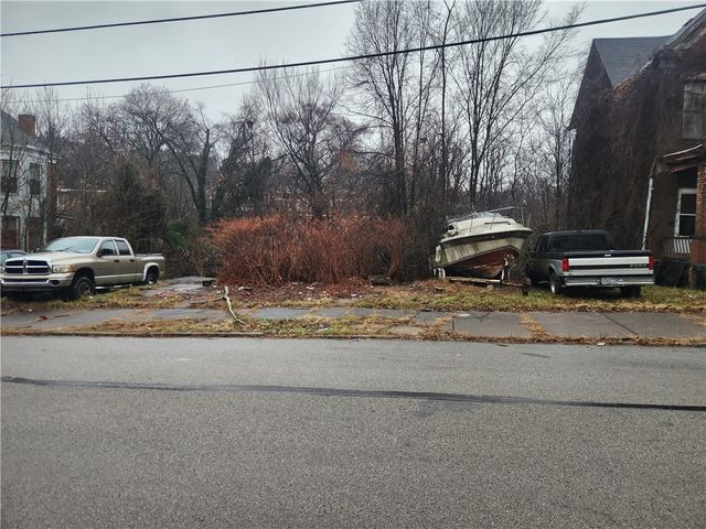 1371 Grotto St, Lincoln Larimer, PA 15206