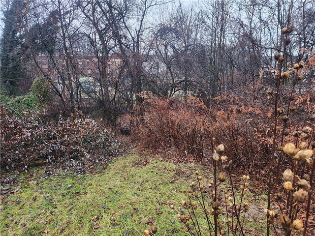 1371 Grotto St, Lincoln Larimer, PA 15206