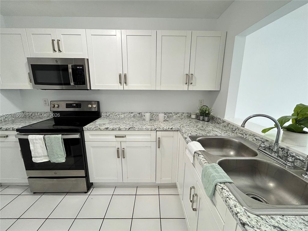 15332 SW 72nd Street 622, Miami, FL 33193