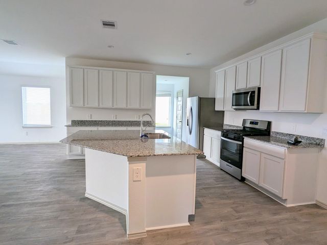 7102 Sunset Creek Drive, Richmond, TX 77469